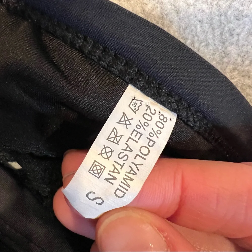 Black lace one piece swimsuit - Picture 5 of 7